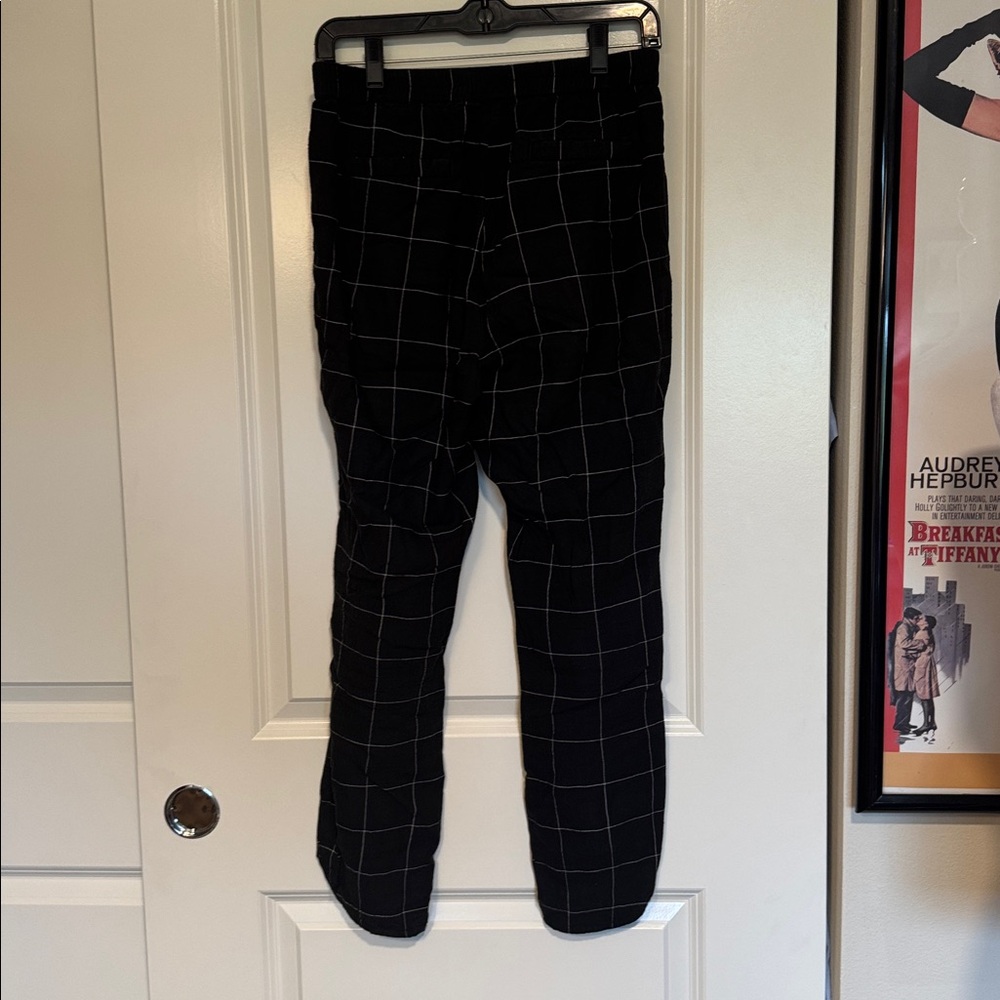 MARINE LAYER; ALLISON PULL-ON, TAPERED LEG PANT IN BLACK WINDOWPANE. - Picture 8 of 11